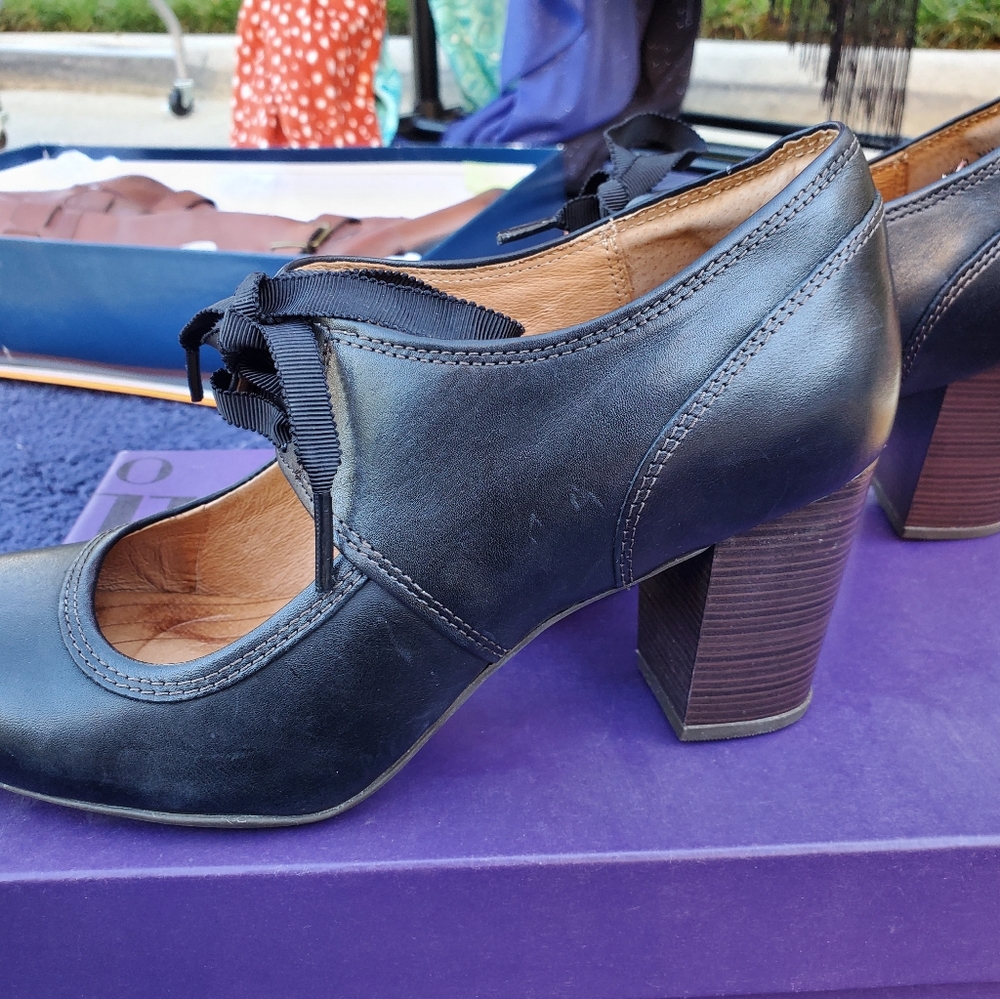 Clarks pumps